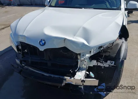 2015 BMW X5 xDrive35I z USA, uszkodzony, nr VIN 5UXKR0C50F0P01067